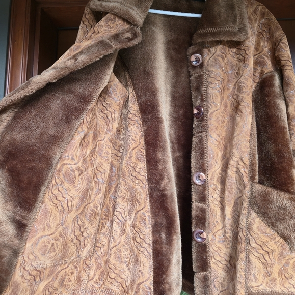 Gorgeous Early 2000s Boho-Chic Faux Suede & Faux Fur Jacket - Picture 2 of 7